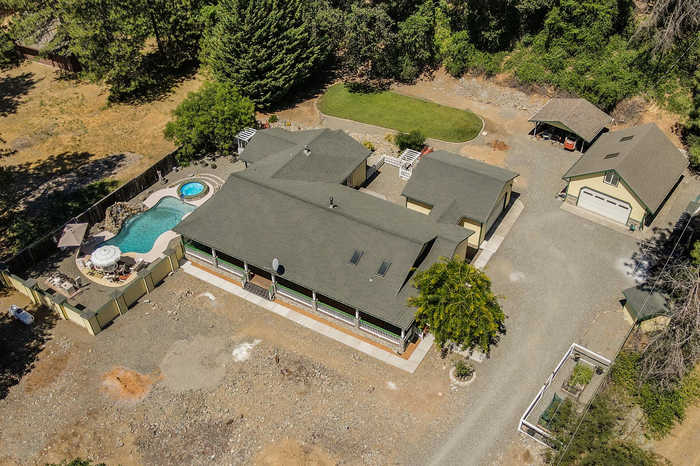 photo 2: 701 Reo Lane, Douglas City CA 96024