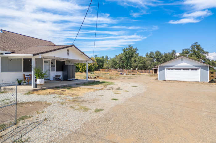 photo 2: 2365 Waverly Avenue, Redding CA 96001