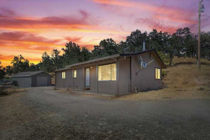 photo 1: 18725 Wilderness Trail, Cottonwood CA 96022