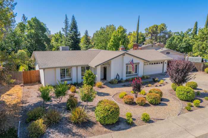 photo 1: 2133 Wisconsin Avenue, Redding CA 96001