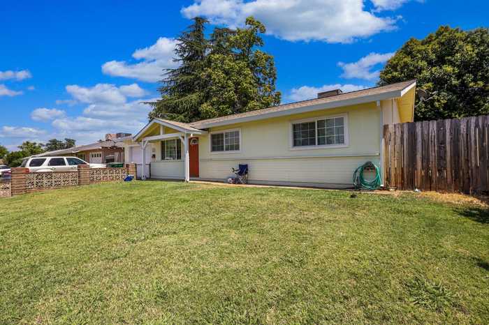 photo 2: 1421 Lodgepole Avenue, Anderson CA 96007