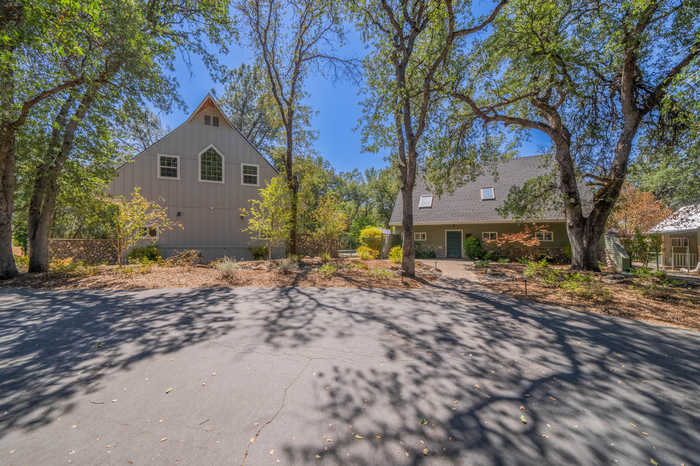 photo 1: 15745 Montgomery Ranch Road, Redding CA 96001