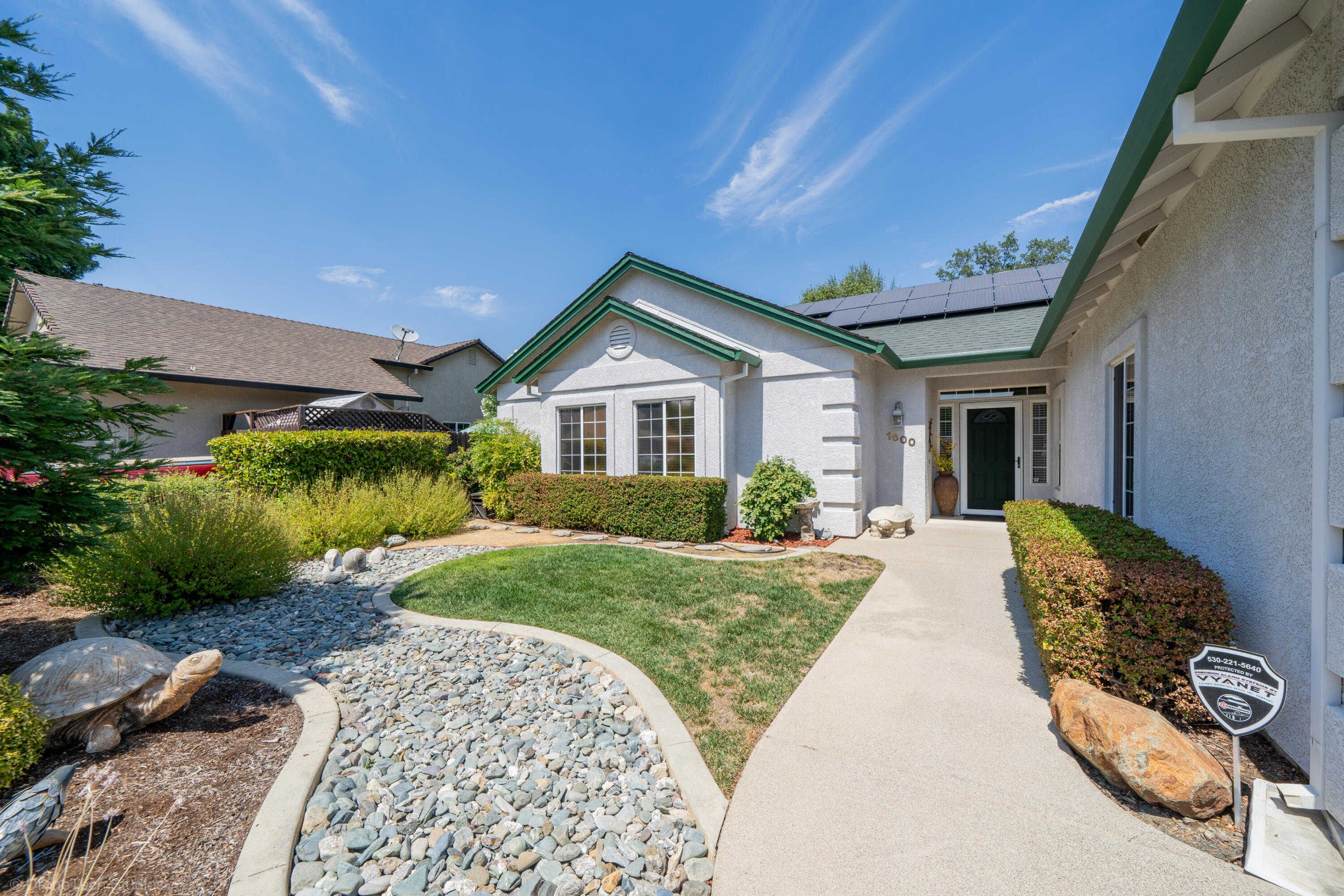 photo 3: 1600 Galway Drive, Redding CA 96001