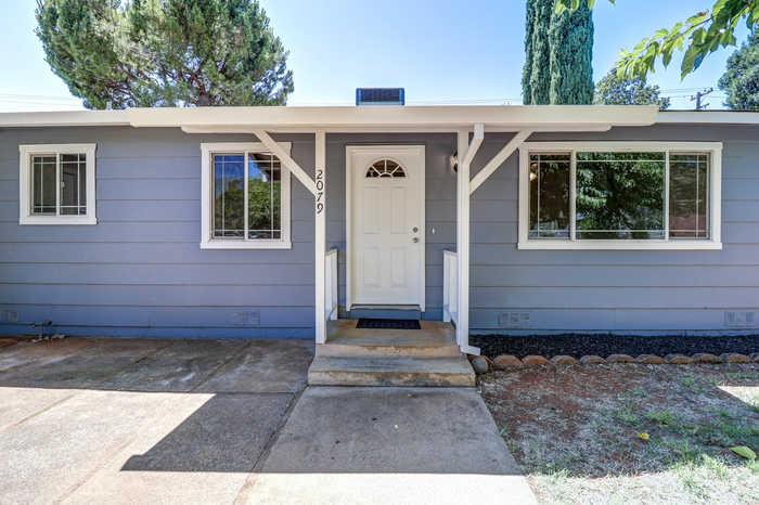 photo 2: 2079 Martian Way, Redding CA 96002