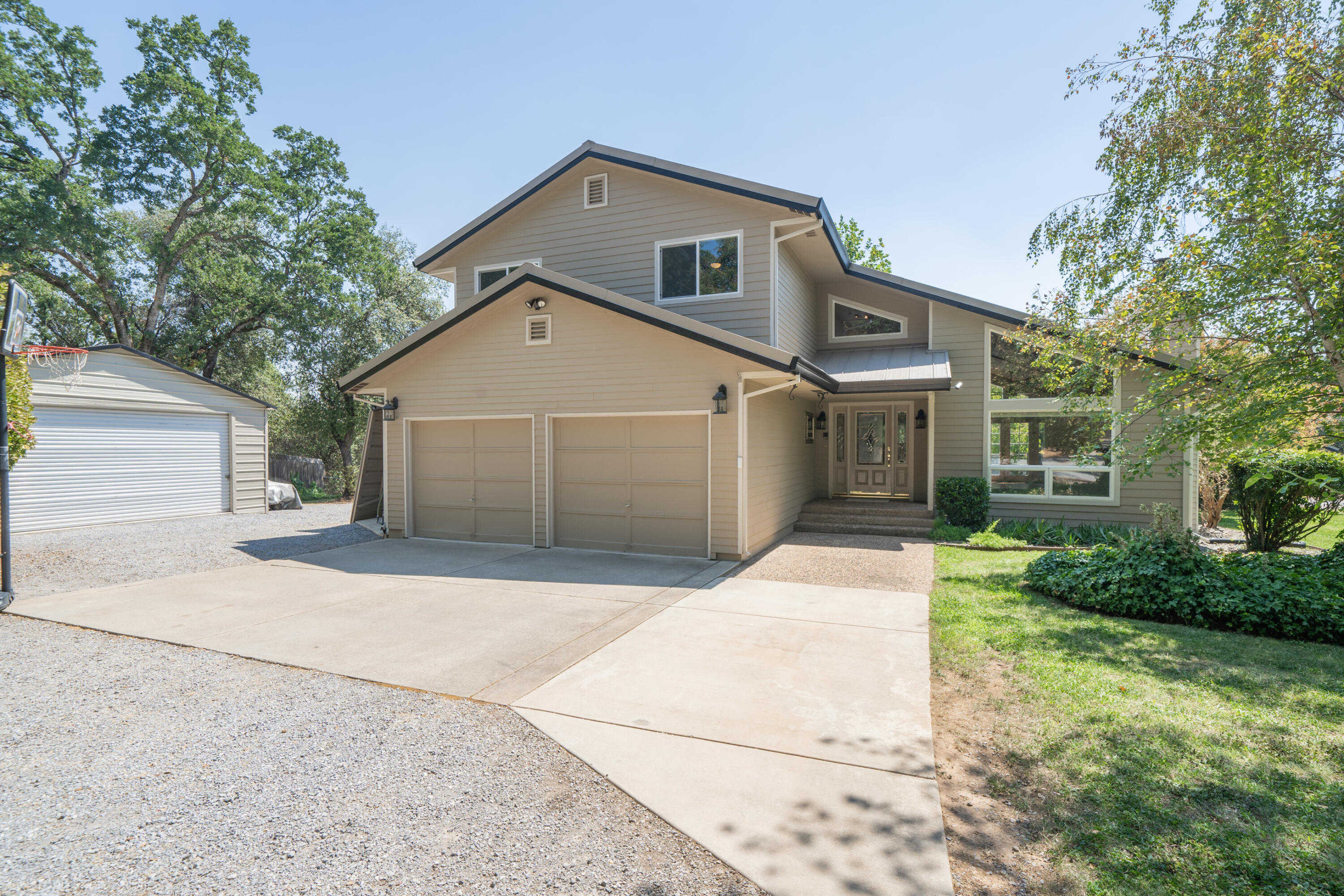 photo 1: 13141 Fernie Way, Redding CA 96003