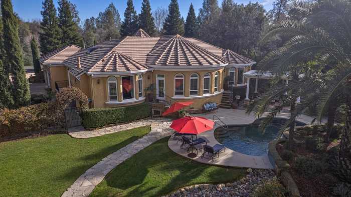 photo 2: 13464 Tierra Heights Road, Redding CA 96003