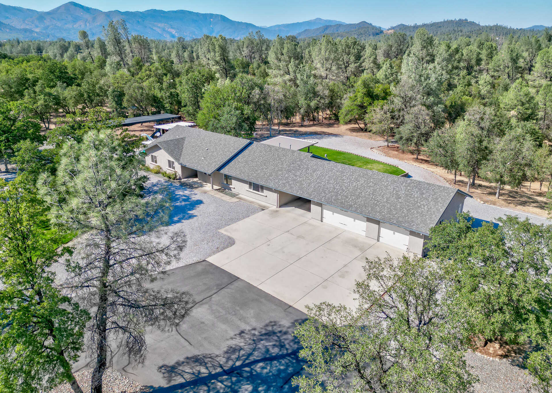 photo 2: 17400 Pittim Drive, Redding CA 96003