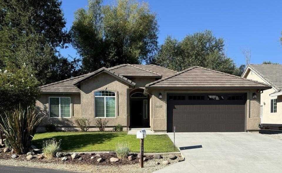 photo 1: 19247 Shoal Place, Cottonwood CA 96022