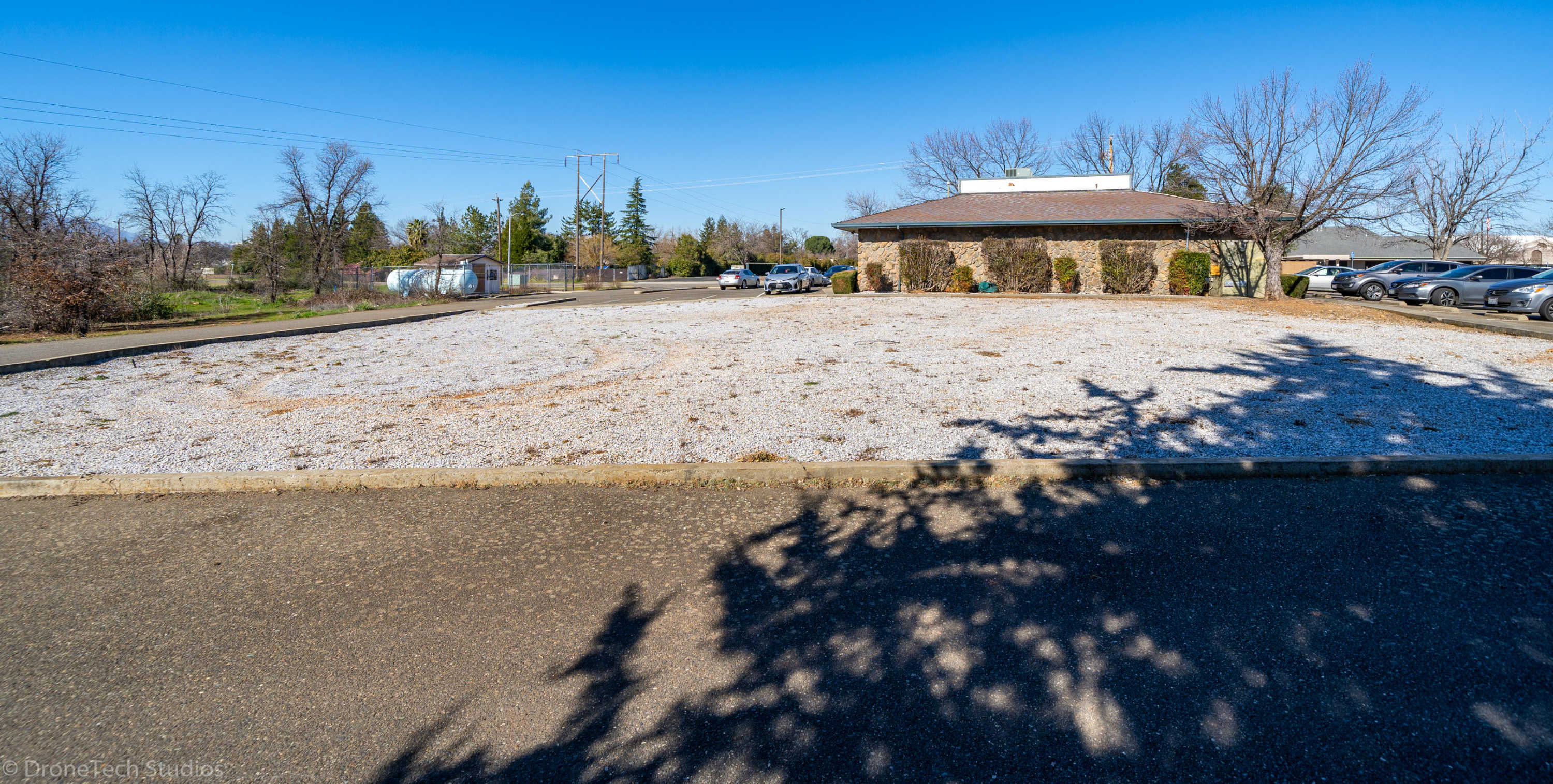 photo 2: 3617 Meadow View Drive, Redding CA 96002