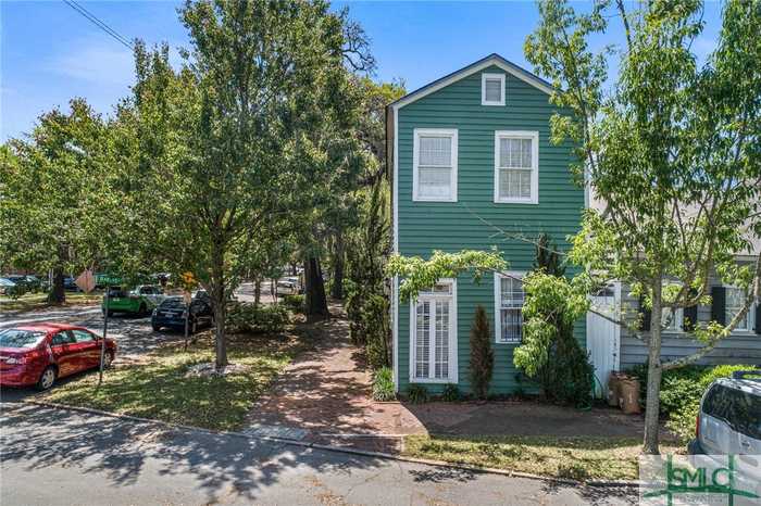 photo 1: 559 E Harris Street, Savannah GA 31401