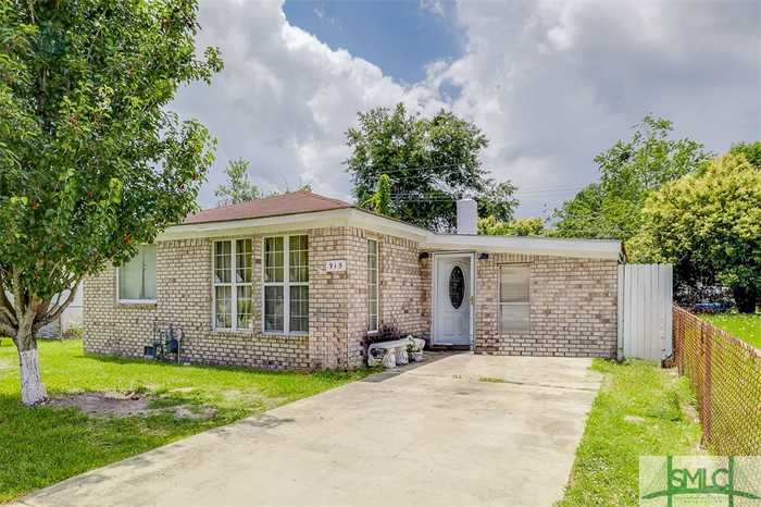 photo 1: 915 Porter Street, Savannah GA 31415