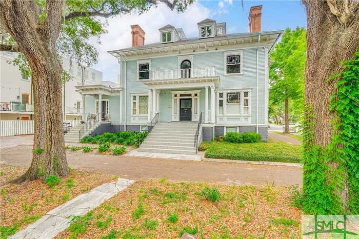 photo 1: 121 W Hall Street, Savannah GA 31401