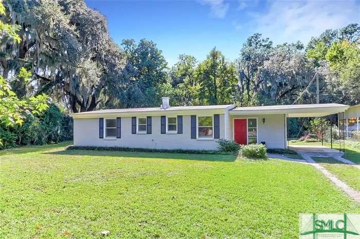 photo 1: 19 HUGHES Avenue, Savannah GA 31406