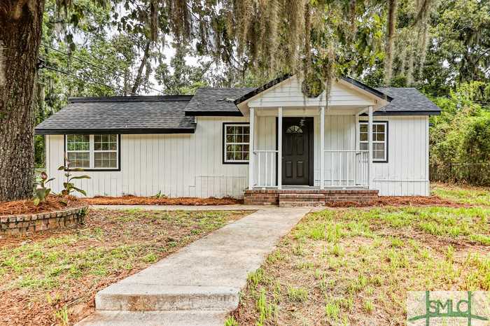 photo 1: 1410 Hendry Avenue, Savannah GA 31406