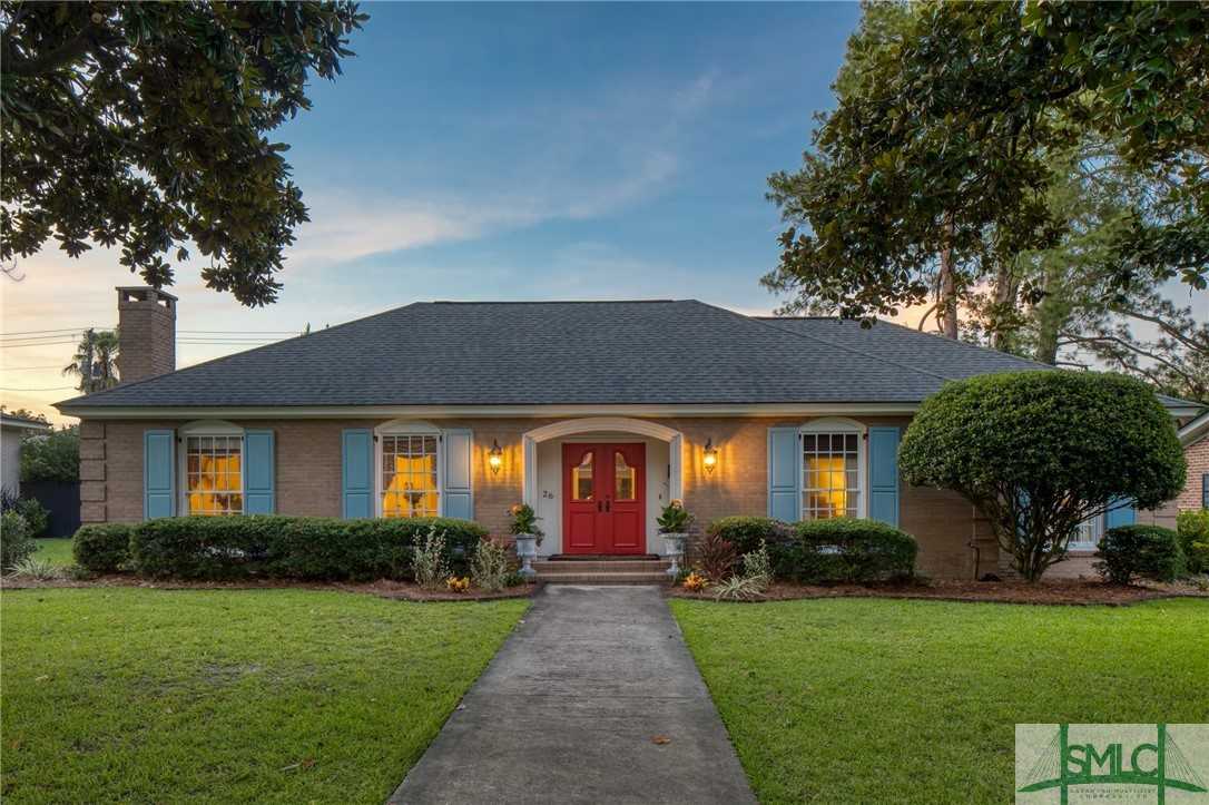 photo 2: 26 E 56th Street, Savannah GA 31405