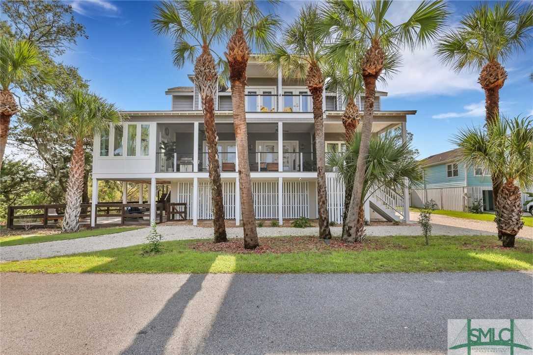 photo 1: 174 S Campbell Avenue, Tybee Island GA 31328