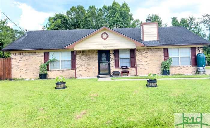 photo 1: 717 Westridge Court, Hinesville GA 31313