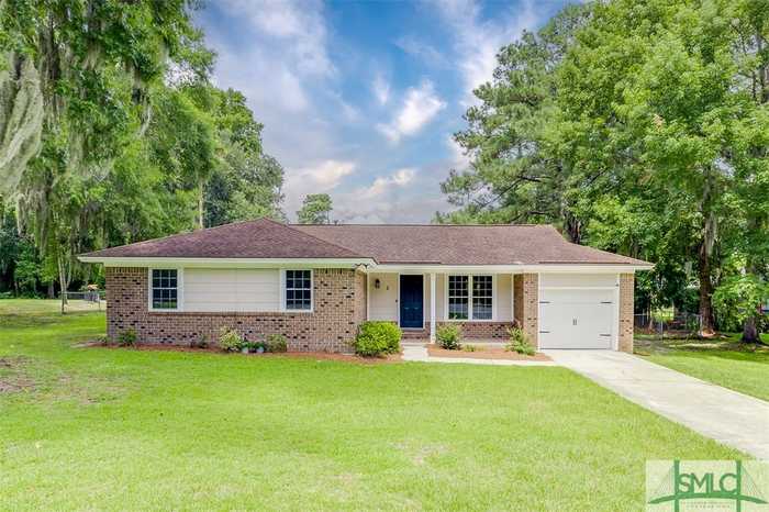 photo 1: 2 E Welwood Drive, Savannah GA 31419