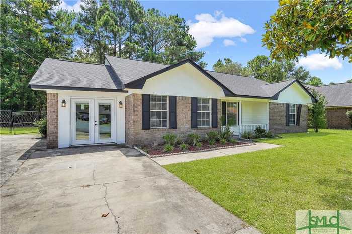 photo 1: 905 Highland Drive, Hinesville GA 31313