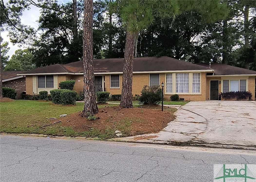 photo 1: 4733 Cumberland Drive, Savannah GA 31405