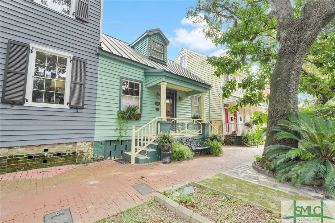 photo 1: 512 E Jones Street, Savannah GA 31401