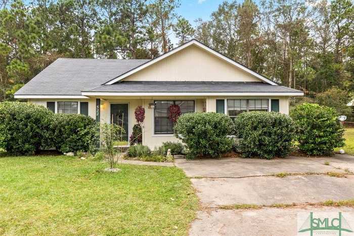 photo 1: 522 Elm Street, Hinesville GA 31313