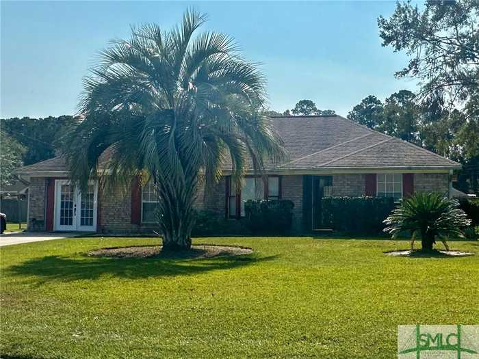 photo 1: 149 Thornbriar Drive, Hinesville GA 31313