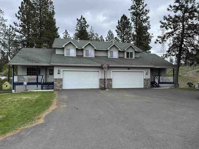 photo 1: 11110 N Waikiki Rd, Spokane WA 99218