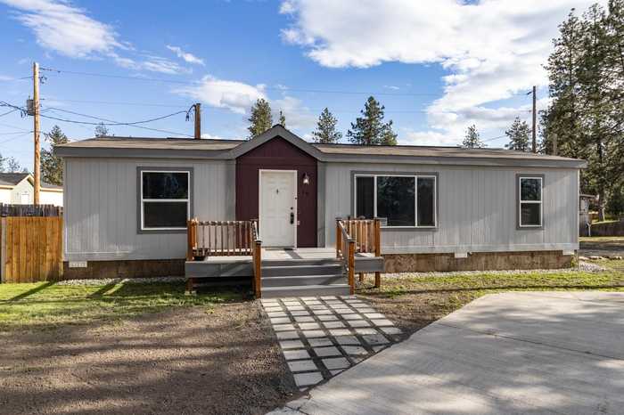 photo 1: 4315 S Cheatham Rd, Spokane WA 99224