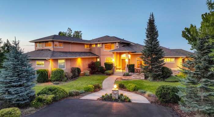 photo 1: 4908 N Indian Bluff Ln, Spokane WA 99224