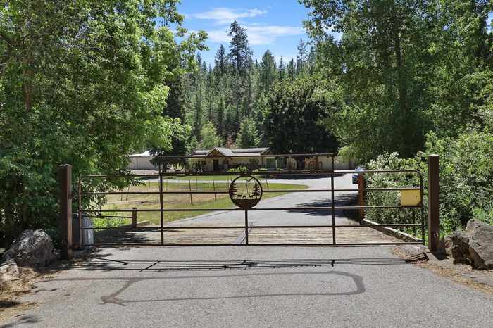 photo 2: 8901 S Deer Creek Ranch Ln, Spokane WA 99224