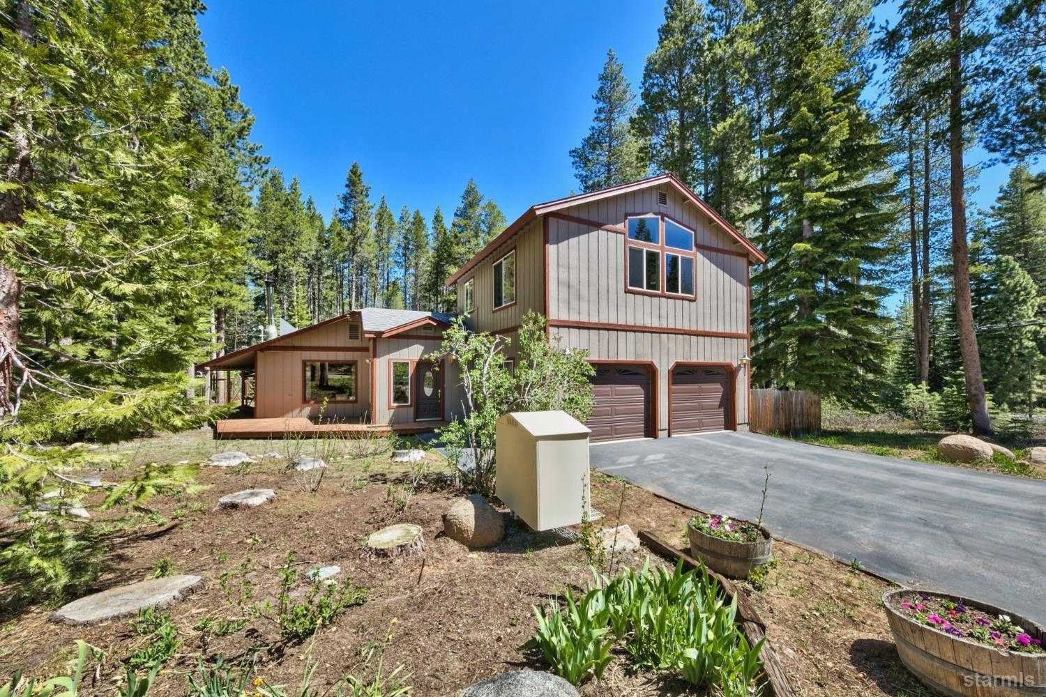 photo 1: 637 Cochise Circle, South Lake Tahoe CA 96150