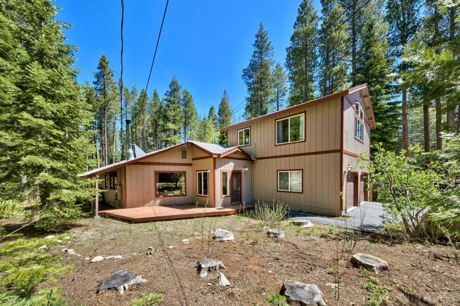 photo 2: 637 Cochise Circle, South Lake Tahoe CA 96150