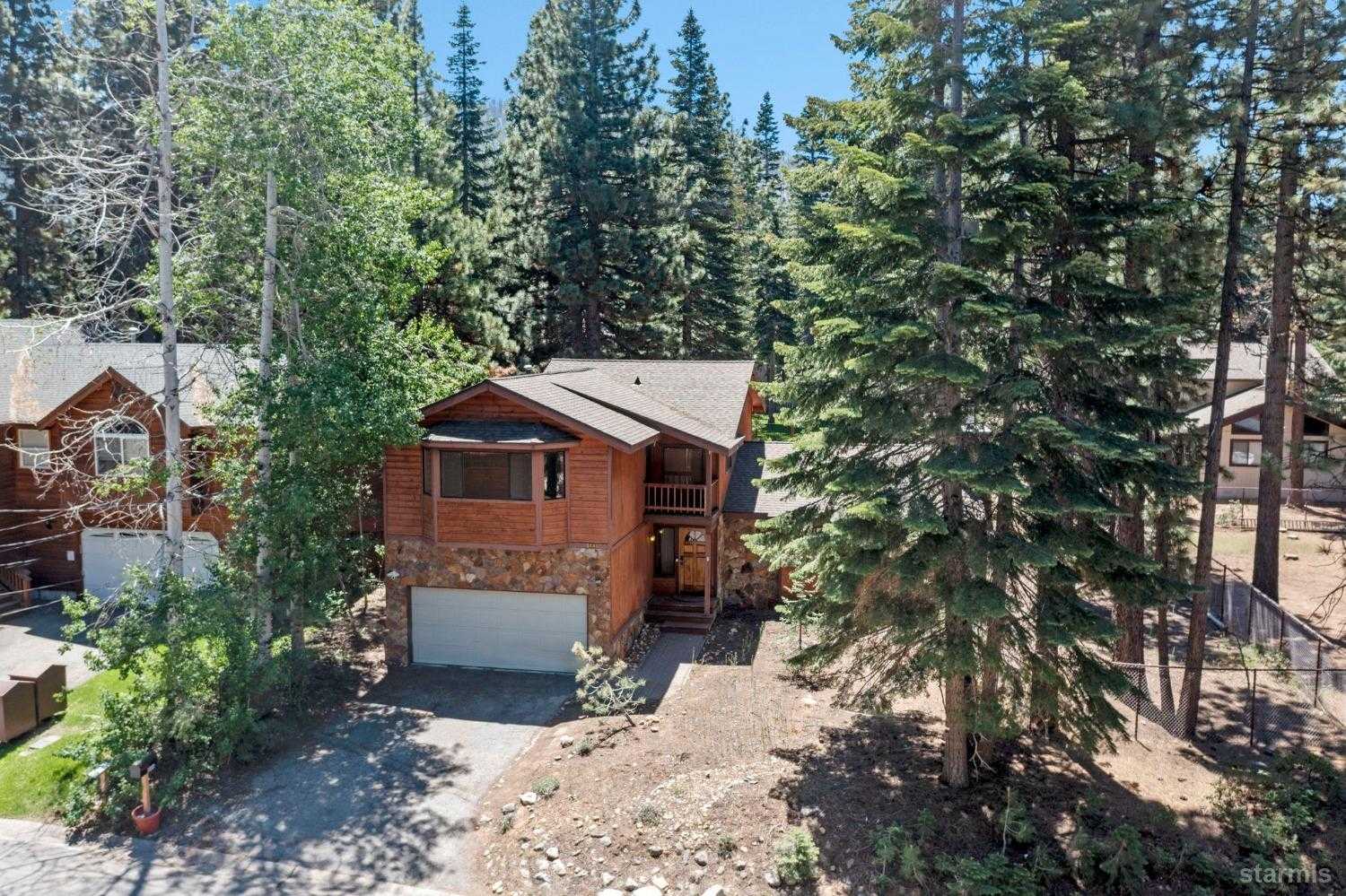 photo 2: 1846 Bonanza Trail, South Lake Tahoe CA 96150