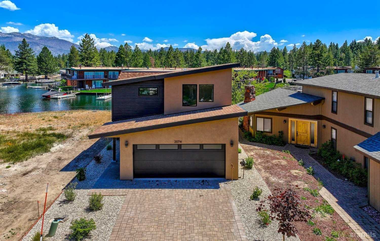 photo 3: 2074 Traverse Court, South Lake Tahoe CA 96150