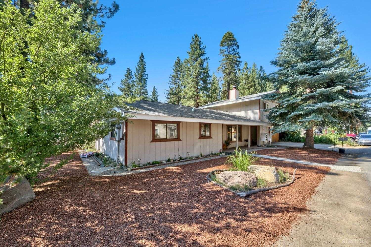 photo 1: 2561 Alma Avenue, South Lake Tahoe CA 96150