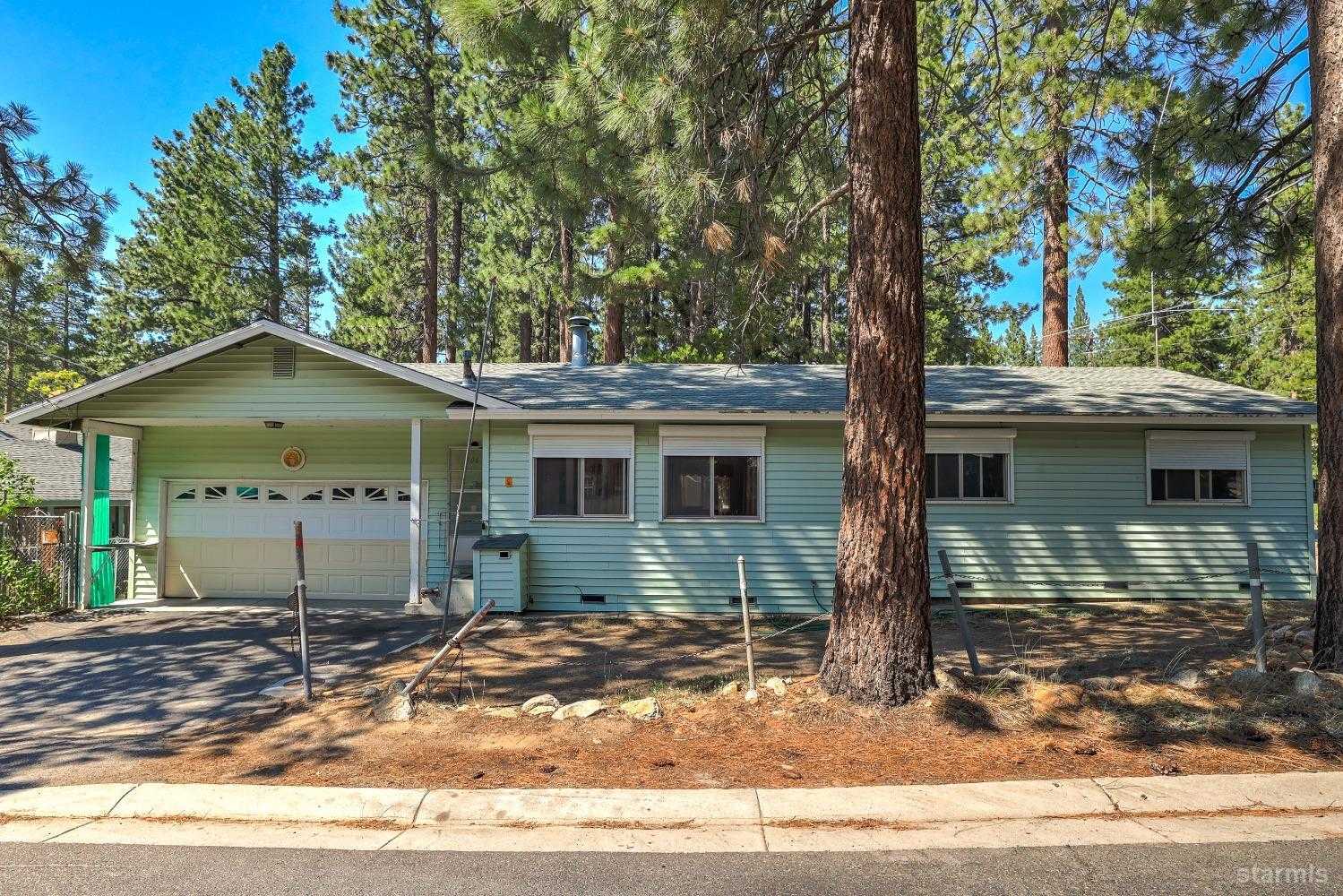 photo 2: 1067 Glen Road, South Lake Tahoe CA 96150