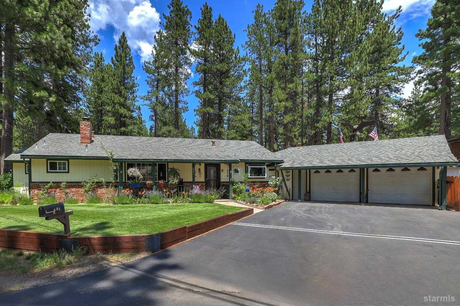 photo 1: 601 Anita Drive, South Lake Tahoe CA 96150