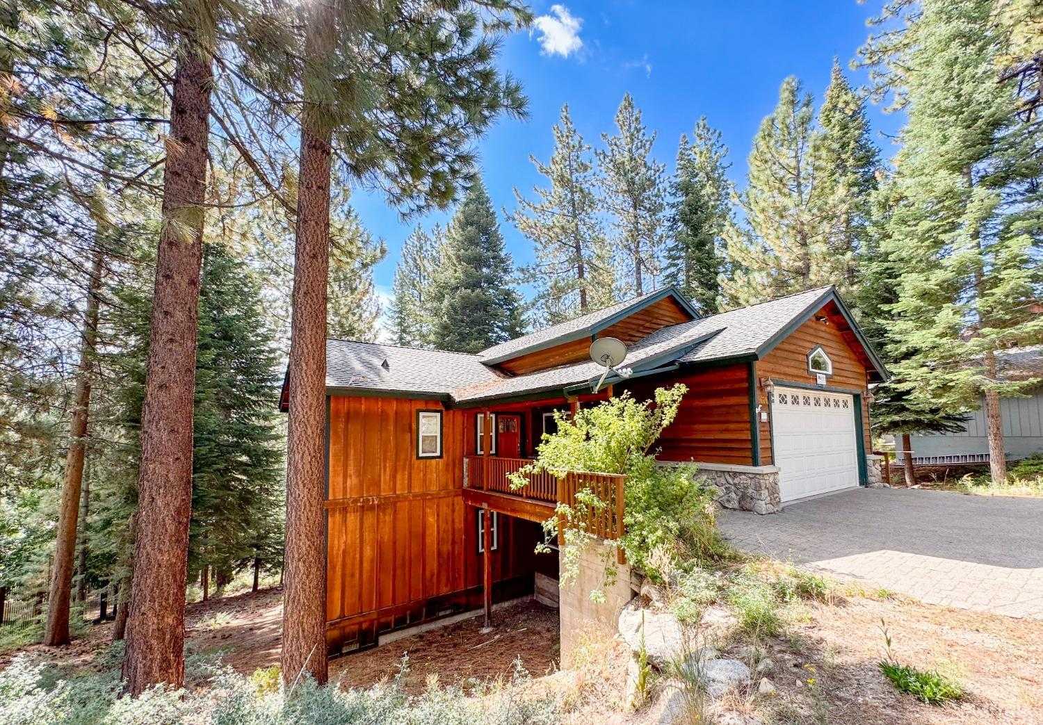 photo 2: 1671 Crystal Air Drive, South Lake Tahoe CA 96150