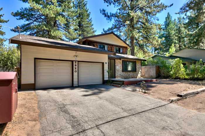 photo 2: 2920 Sacramento Avenue, South Lake Tahoe CA 96150