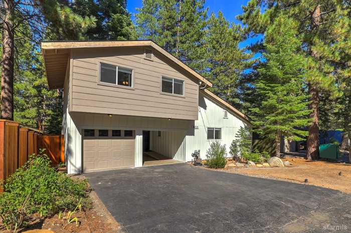 photo 2: 833 Clement Street, South Lake Tahoe CA 96150