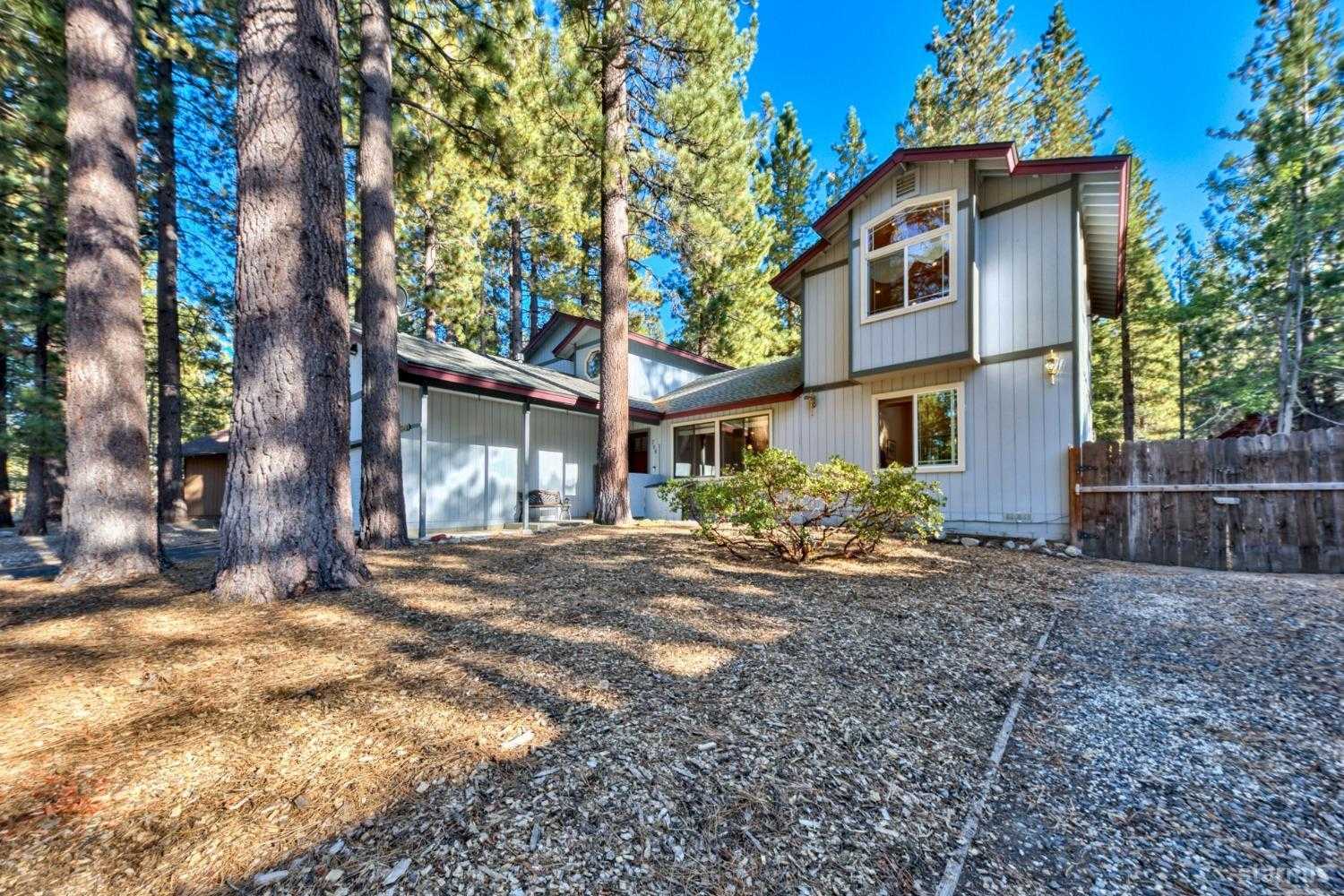 photo 2: 708 Zuni Street, South Lake Tahoe CA 96150