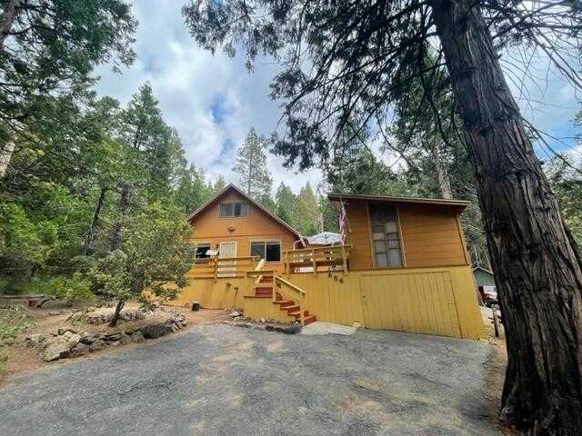 photo 1: 654 Trails End Drive, Camp Nelson CA 93265