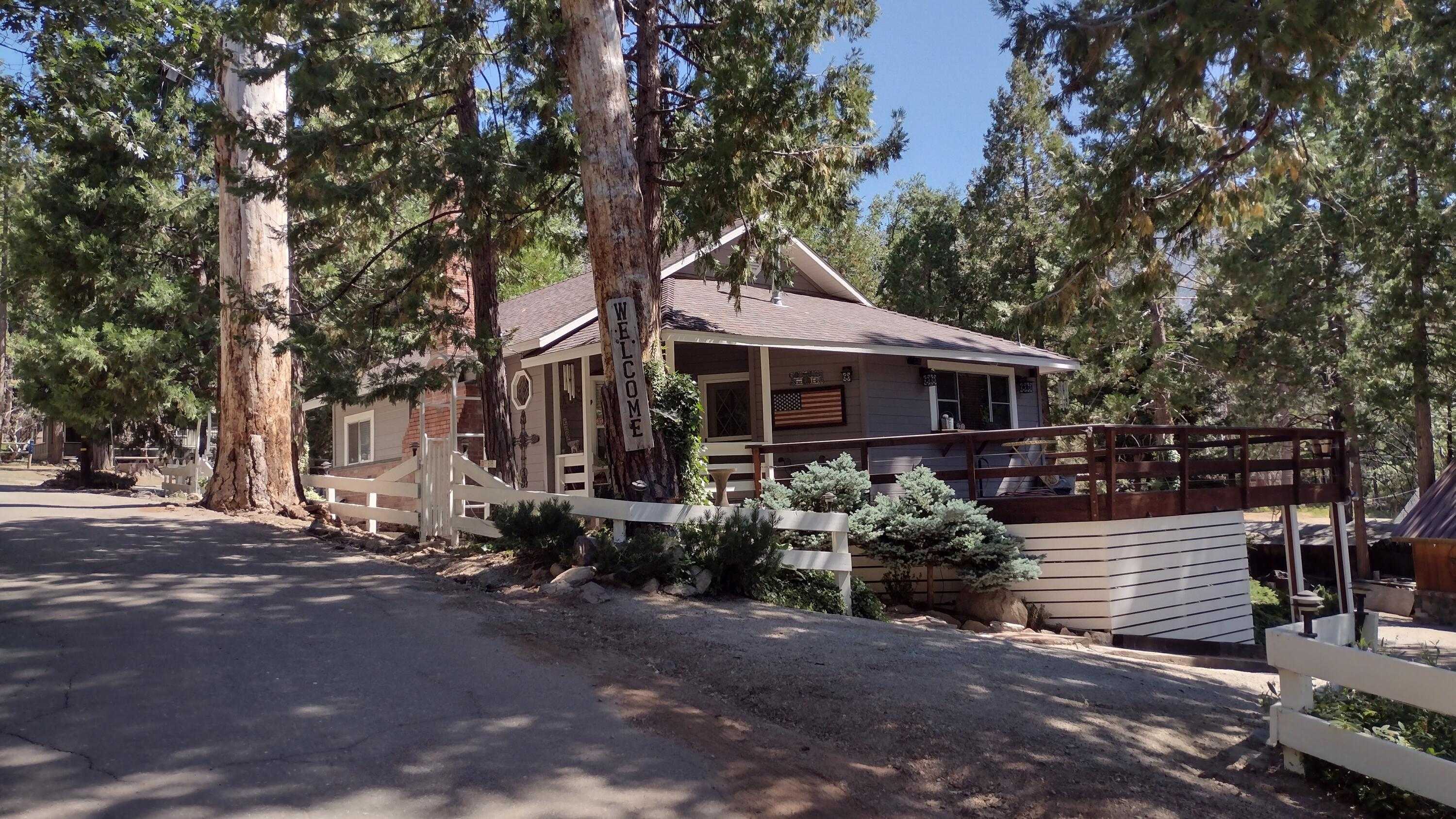 photo 1: 606 Loop Drive, Camp Nelson CA 93265