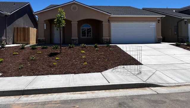 photo 1: 1220 E Orange Street, Avenal CA 93204