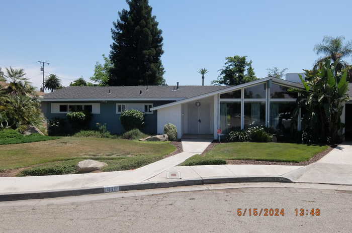 photo 2: 489 W Green Acres Drive, Porterville CA 93257