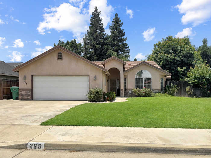 photo 2: 265 S Red Oak Street, Porterville CA 93257