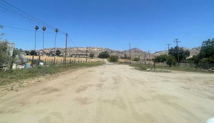 photo 12: 27611 Ave 146, Porterville CA 93257