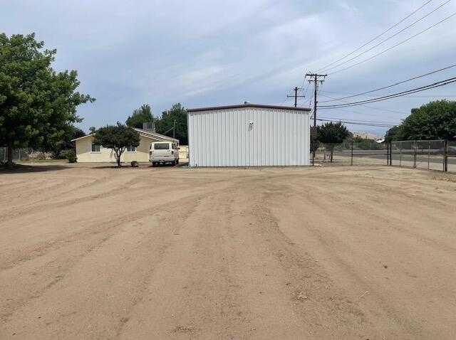 photo 3: 905 Victory Street, Porterville CA 93257