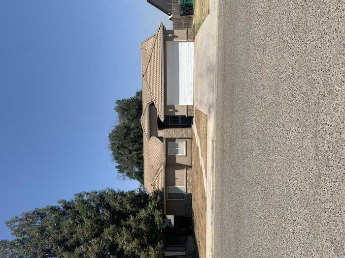 photo 1: 1269 Linda Way, Porterville CA 93257